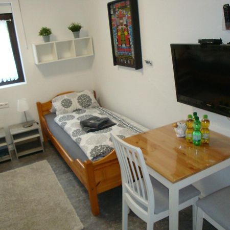 Cenet 1 Zimmer Apartment Sindelfingen Exterior foto